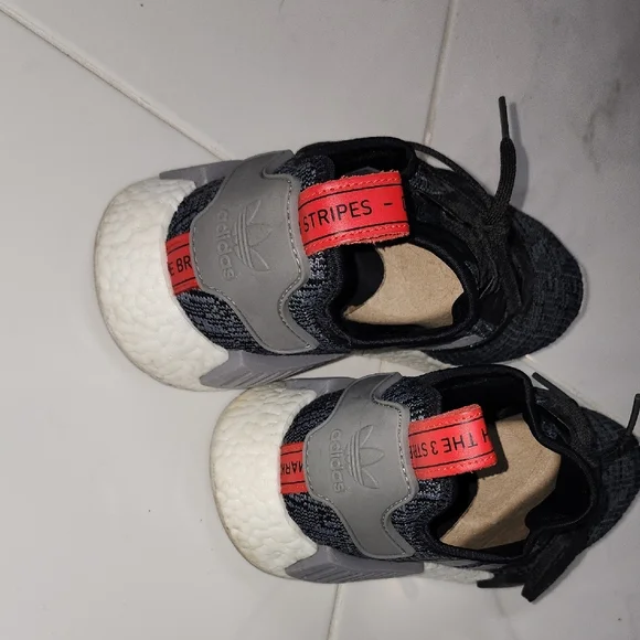 Adidas NMD R1 - Picture 4 of 5